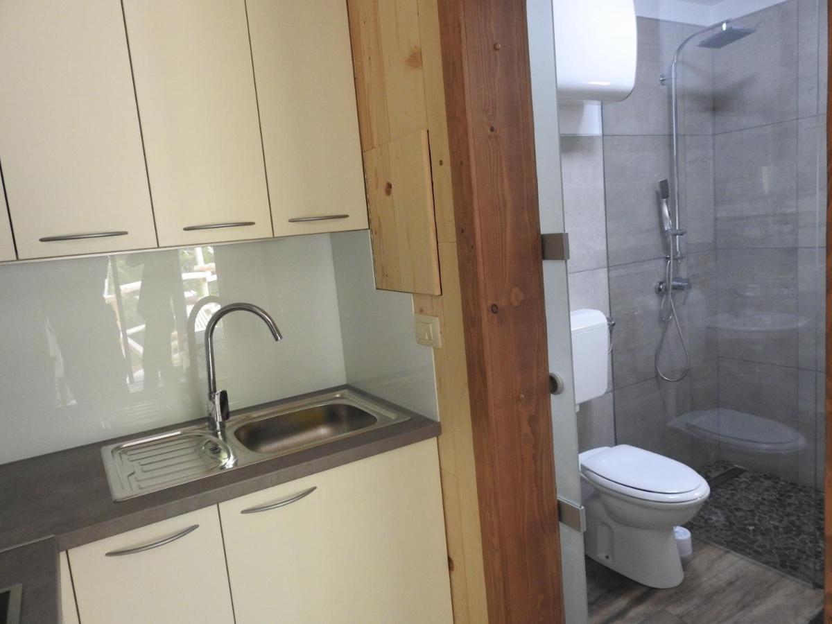 Pocitniski Hisici - Small Holiday Houses Ajdovščina Exteriör bild